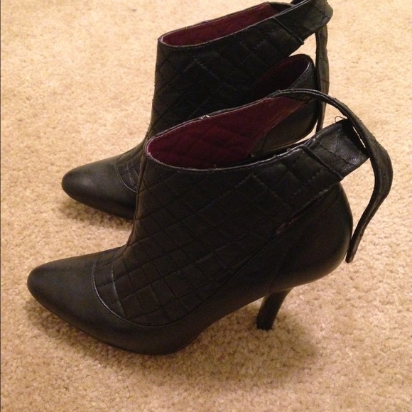 Sam Edelman booties - Picture 2 of 4